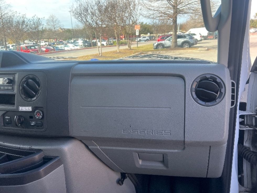 Light Duty Box Truck-Light and Medium Duty Trucks-Ford-2022-E350-Austin-TX-76,554\n\t\tmiles-$ 36,500 - Image 21