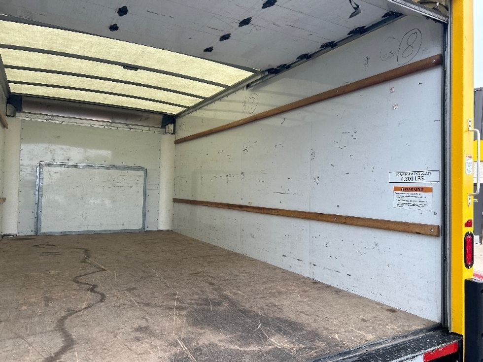 Light Duty Box Truck-Light and Medium Duty Trucks-Ford-2022-E350-Austin-TX-83,047\n\t\tmiles-$ 34,000 - Image 11