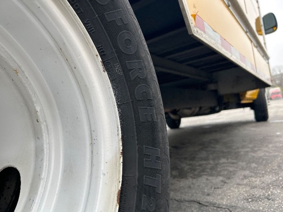 Light Duty Box Truck-Light and Medium Duty Trucks-Ford-2022-E350-Austin-TX-83,047\n\t\tmiles-$ 34,000 - Image 13