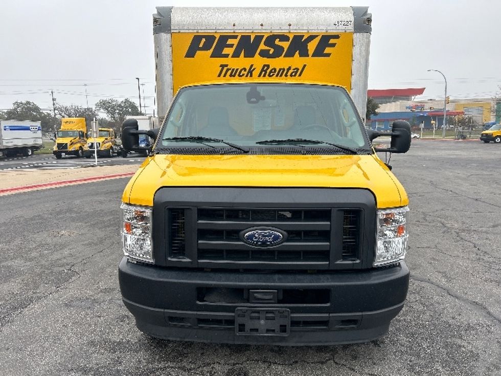 Light Duty Box Truck-Light and Medium Duty Trucks-Ford-2022-E350-Austin-TX-83,047\n\t\tmiles-$ 34,000 - Image 2