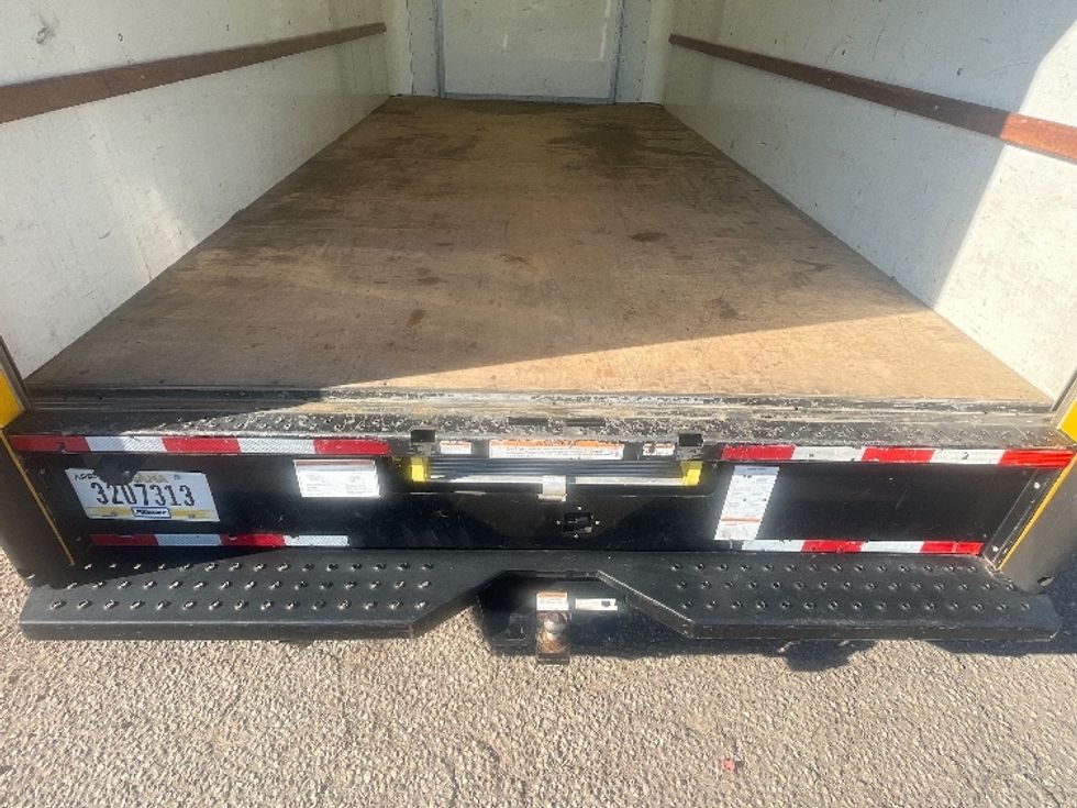 Light Duty Box Truck-Light and Medium Duty Trucks-Ford-2022-E350-Bakersfield-CA-92,992\n\t\tmiles-$ 30,000 - Image 10