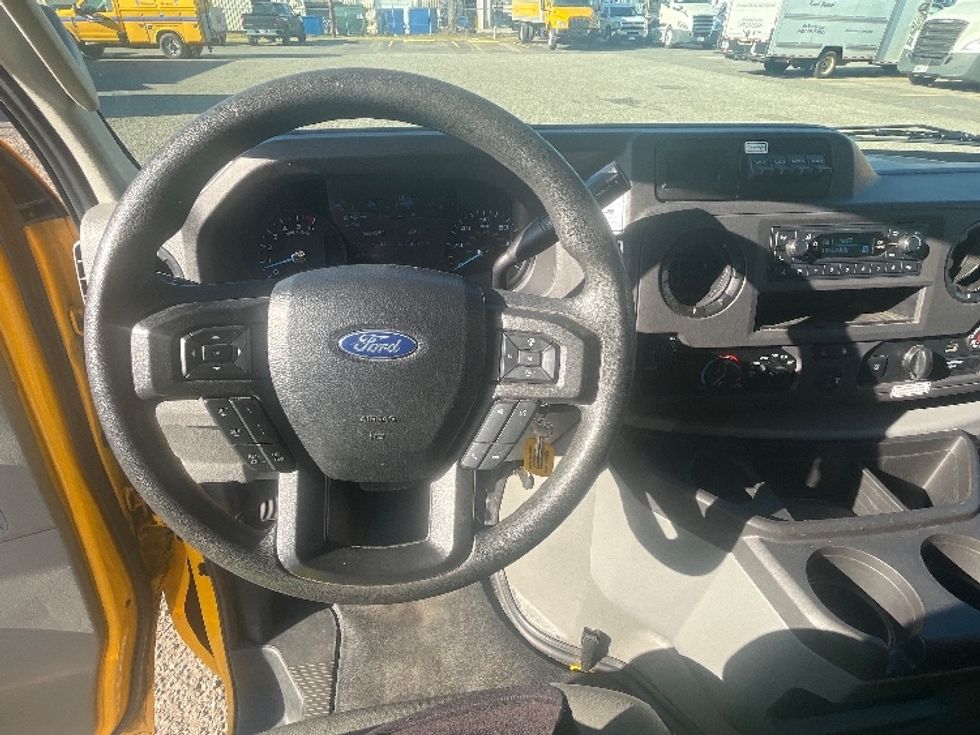 Light Duty Box Truck-Light and Medium Duty Trucks-Ford-2022-E350-Bakersfield-CA-92,992\n\t\tmiles-$ 30,000 - Image 18