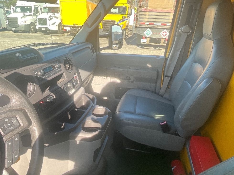 Light Duty Box Truck-Light and Medium Duty Trucks-Ford-2022-E350-Bakersfield-CA-92,992\n\t\tmiles-$ 30,000 - Image 19