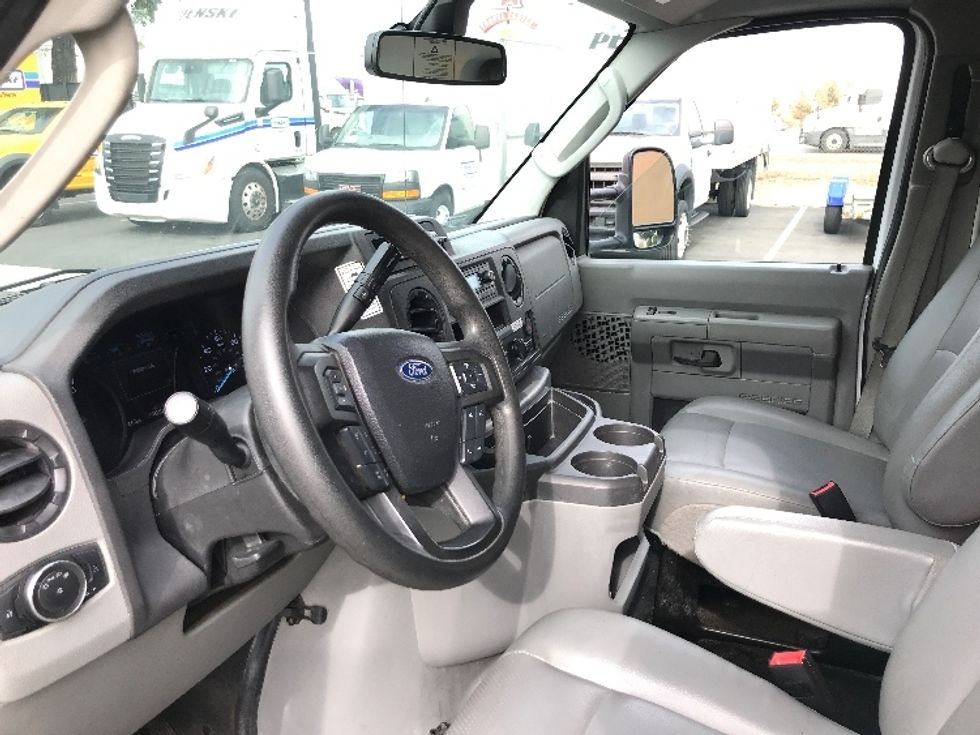 Light Duty Box Truck-Light and Medium Duty Trucks-Ford-2022-E350-Bakersfield-CA-98,170\n\t\tmiles-$ 32,500 - Image 17