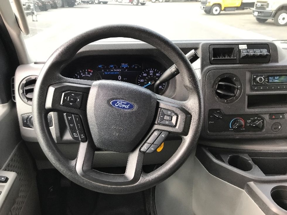 Light Duty Box Truck-Light and Medium Duty Trucks-Ford-2022-E350-Bakersfield-CA-98,170\n\t\tmiles-$ 32,500 - Image 18