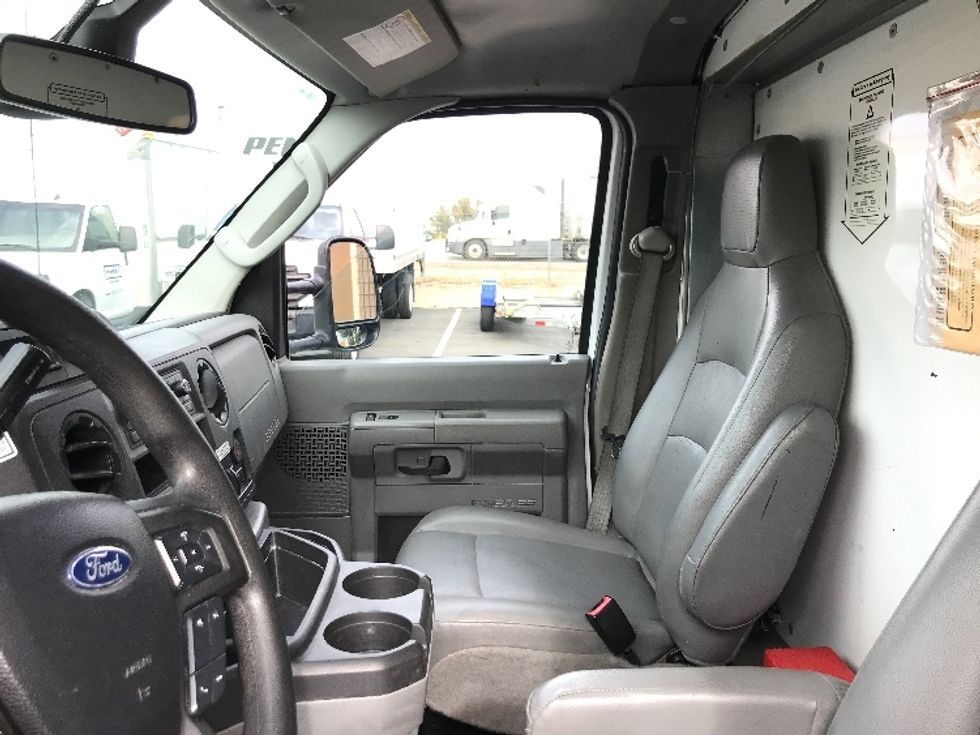 Light Duty Box Truck-Light and Medium Duty Trucks-Ford-2022-E350-Bakersfield-CA-98,170\n\t\tmiles-$ 32,500 - Image 19