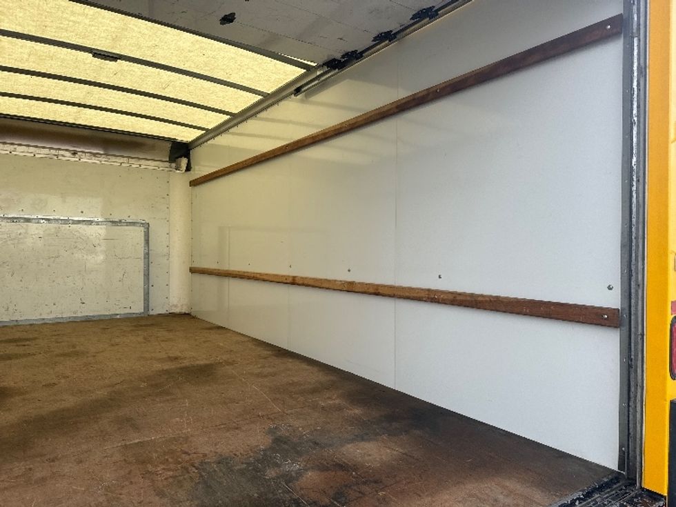 Light Duty Box Truck-Light and Medium Duty Trucks-Ford-2022-E350-Baltimore-MD-70,627\n\t\tmiles-$ 29,750 - Image 12