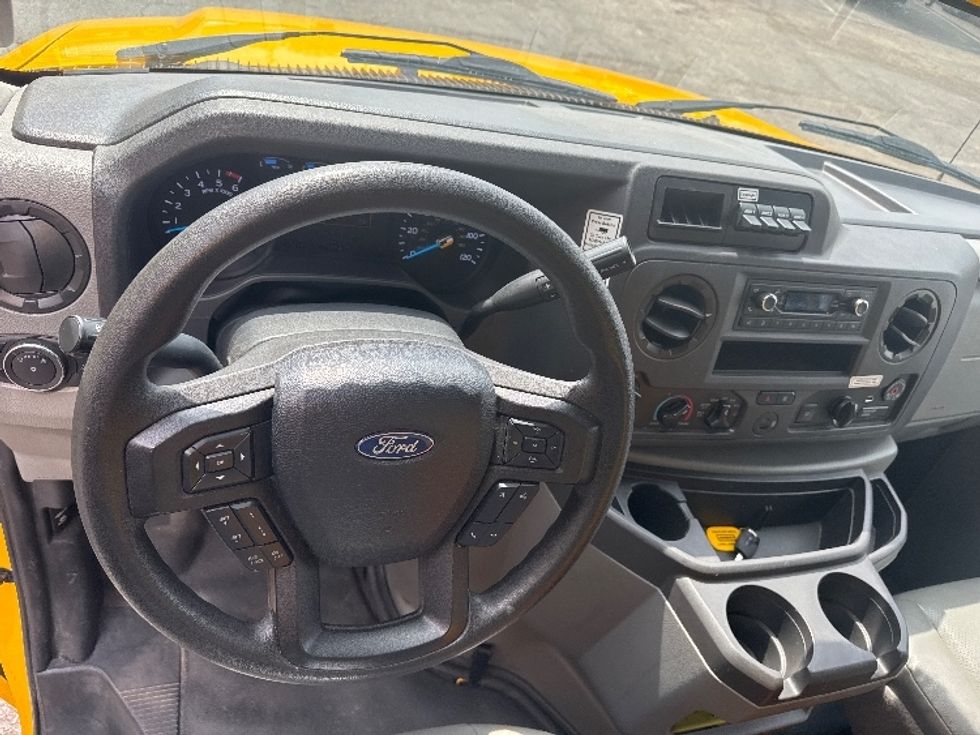 Light Duty Box Truck-Light and Medium Duty Trucks-Ford-2022-E350-Baltimore-MD-70,627\n\t\tmiles-$ 29,750 - Image 18
