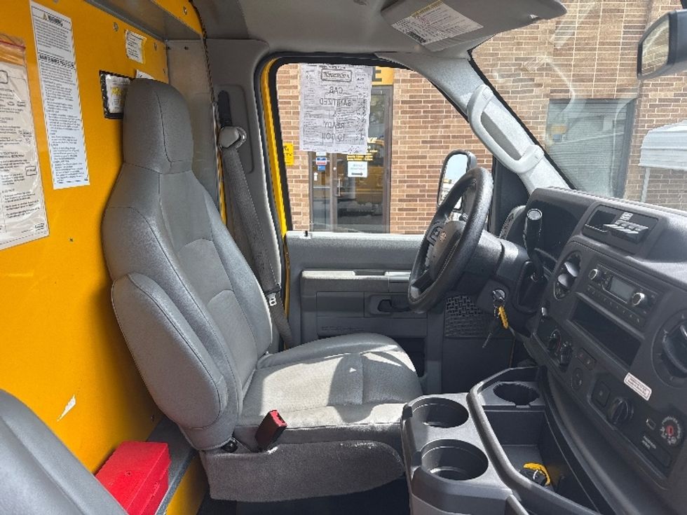 Light Duty Box Truck-Light and Medium Duty Trucks-Ford-2022-E350-Baltimore-MD-70,627\n\t\tmiles-$ 29,750 - Image 22