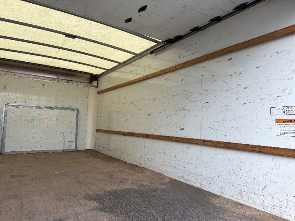 Light Duty Box Truck-Light and Medium Duty Trucks-Ford-2022-E350-Baltimore-MD-85,689\n\t\tmiles-$ 31,500 - Image 11