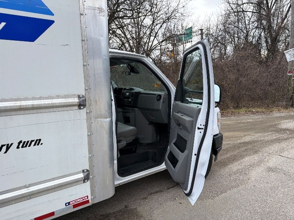 Light Duty Box Truck-Light and Medium Duty Trucks-Ford-2022-E350-Baltimore-MD-85,689\n\t\tmiles-$ 31,500 - Image 19