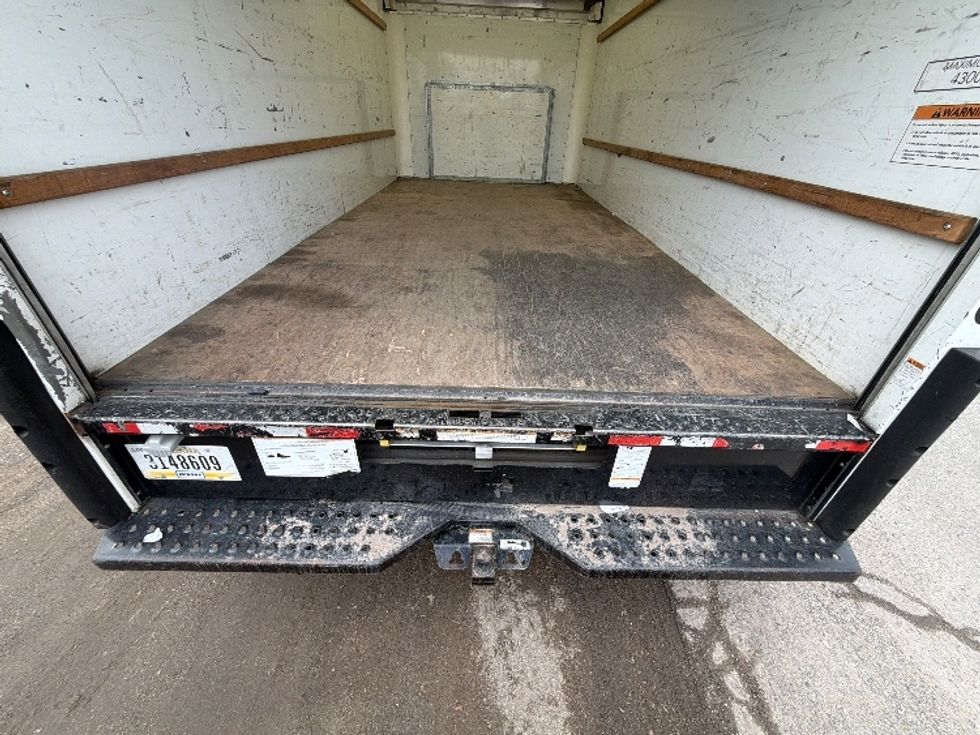 Light Duty Box Truck-Light and Medium Duty Trucks-Ford-2022-E350-Baltimore-MD-85,689\n\t\tmiles-$ 31,500 - Image 9