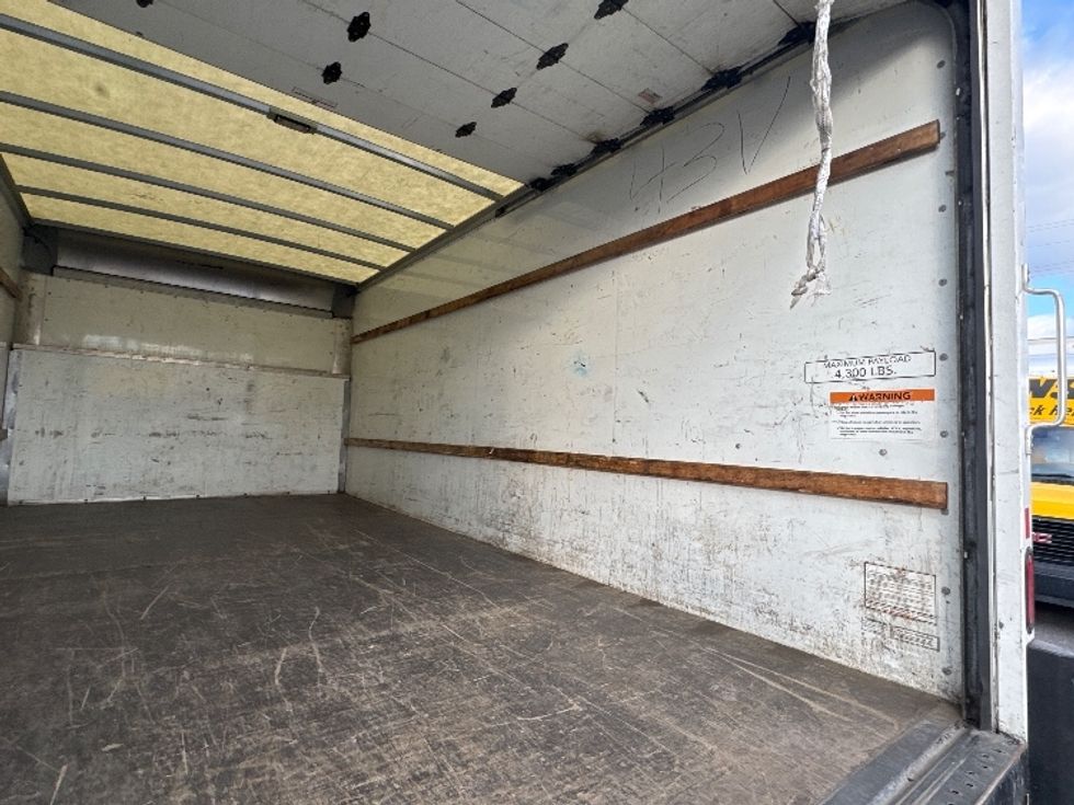 Light Duty Box Truck-Light and Medium Duty Trucks-Ford-2022-E350-Baltimore-MD-87,437\n\t\tmiles-$ 31,250 - Image 12