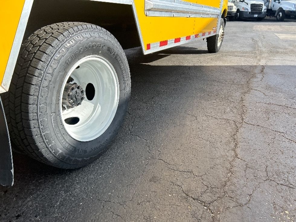 Light Duty Box Truck-Light and Medium Duty Trucks-Ford-2022-E350-Baltimore-MD-87,450\n\t\tmiles-$ 28,500 - Image 14