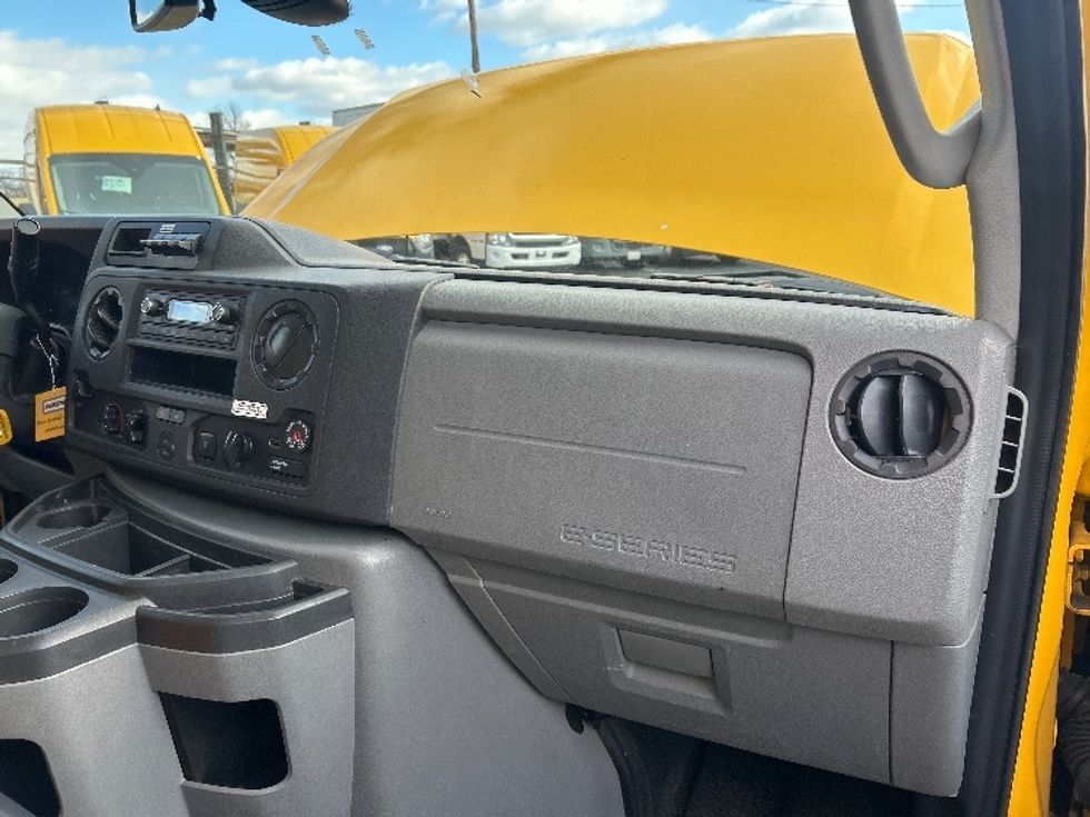 Light Duty Box Truck-Light and Medium Duty Trucks-Ford-2022-E350-Baltimore-MD-87,450\n\t\tmiles-$ 28,500 - Image 21
