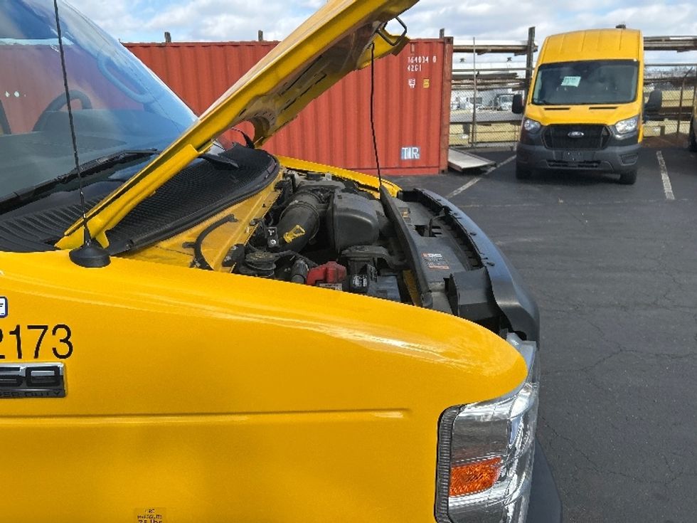 Light Duty Box Truck-Light and Medium Duty Trucks-Ford-2022-E350-Baltimore-MD-87,450\n\t\tmiles-$ 28,500 - Image 23