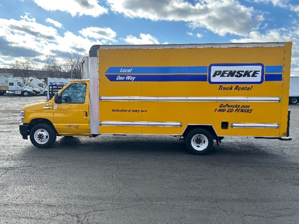 Light Duty Box Truck-Light and Medium Duty Trucks-Ford-2022-E350-Baltimore-MD-87,450\n\t\tmiles-$ 28,500 - Image 4