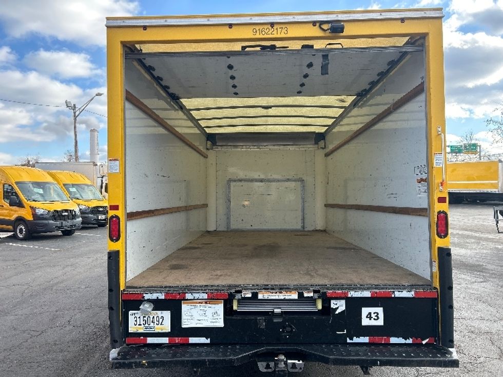 Light Duty Box Truck-Light and Medium Duty Trucks-Ford-2022-E350-Baltimore-MD-87,450\n\t\tmiles-$ 28,500 - Image 8