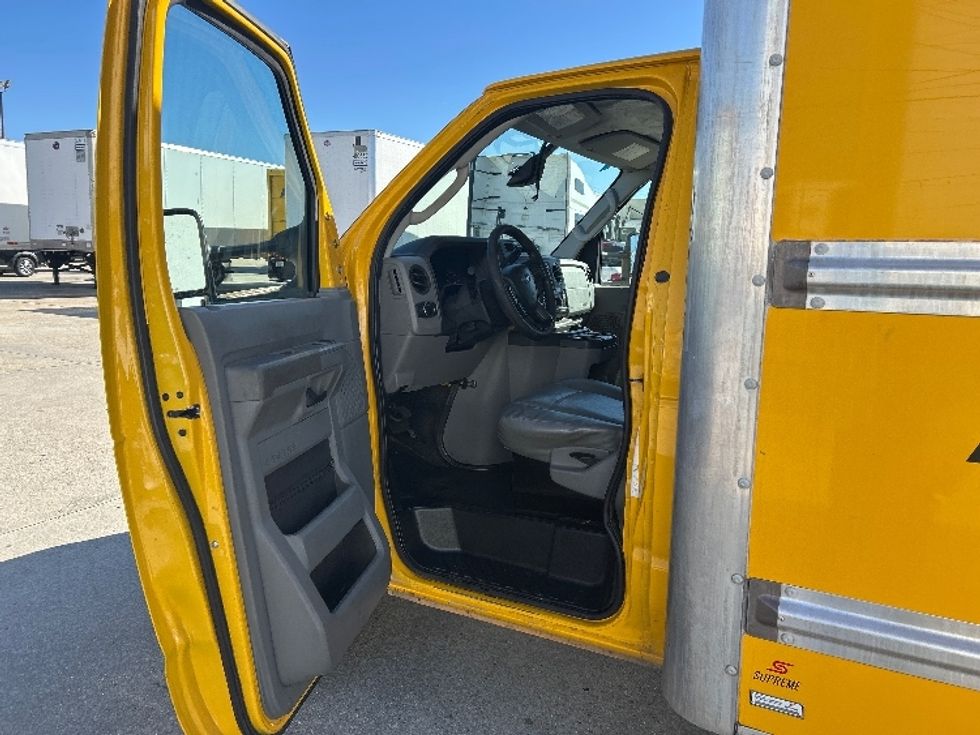 Light Duty Box Truck-Light and Medium Duty Trucks-Ford-2022-E350-Baton Rouge-LA-100,744\n\t\tmiles-$ 27,750 - Image 10