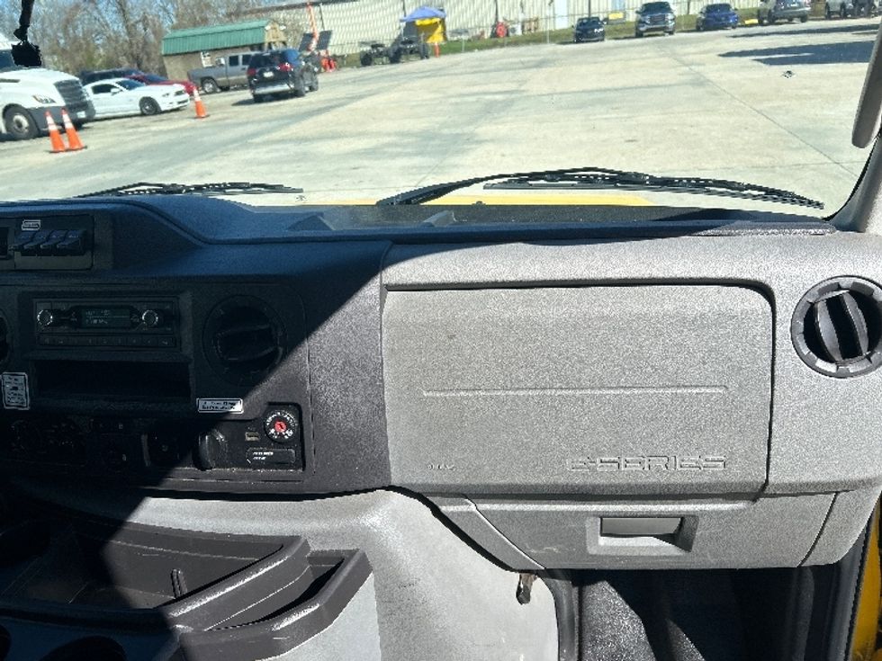 Light Duty Box Truck-Light and Medium Duty Trucks-Ford-2022-E350-Baton Rouge-LA-100,744\n\t\tmiles-$ 27,750 - Image 15