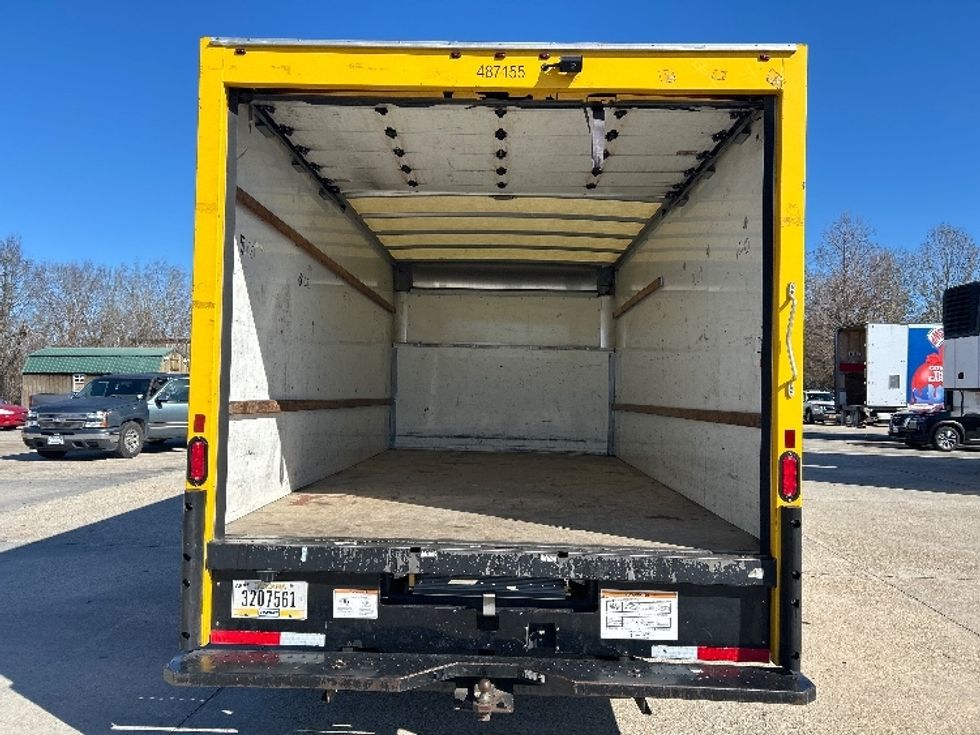 Light Duty Box Truck-Light and Medium Duty Trucks-Ford-2022-E350-Baton Rouge-LA-100,744\n\t\tmiles-$ 27,750 - Image 7