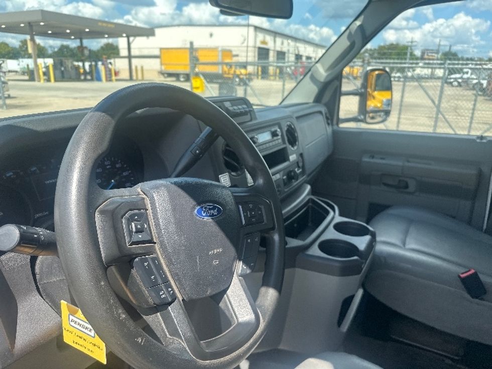 Light Duty Box Truck-Light and Medium Duty Trucks-Ford-2022-E350-Baton Rouge-LA-107,240\n\t\tmiles-$ 29,000 - Image 16