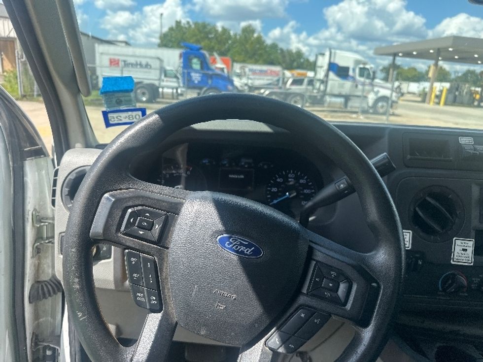 Light Duty Box Truck-Light and Medium Duty Trucks-Ford-2022-E350-Baton Rouge-LA-107,240\n\t\tmiles-$ 29,000 - Image 17