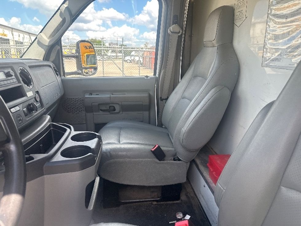 Light Duty Box Truck-Light and Medium Duty Trucks-Ford-2022-E350-Baton Rouge-LA-107,240\n\t\tmiles-$ 29,000 - Image 18