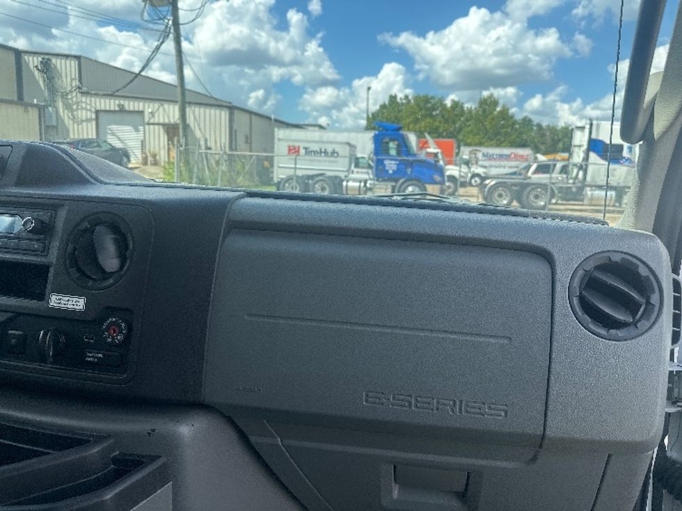 Light Duty Box Truck-Light and Medium Duty Trucks-Ford-2022-E350-Baton Rouge-LA-107,240\n\t\tmiles-$ 29,000 - Image 20