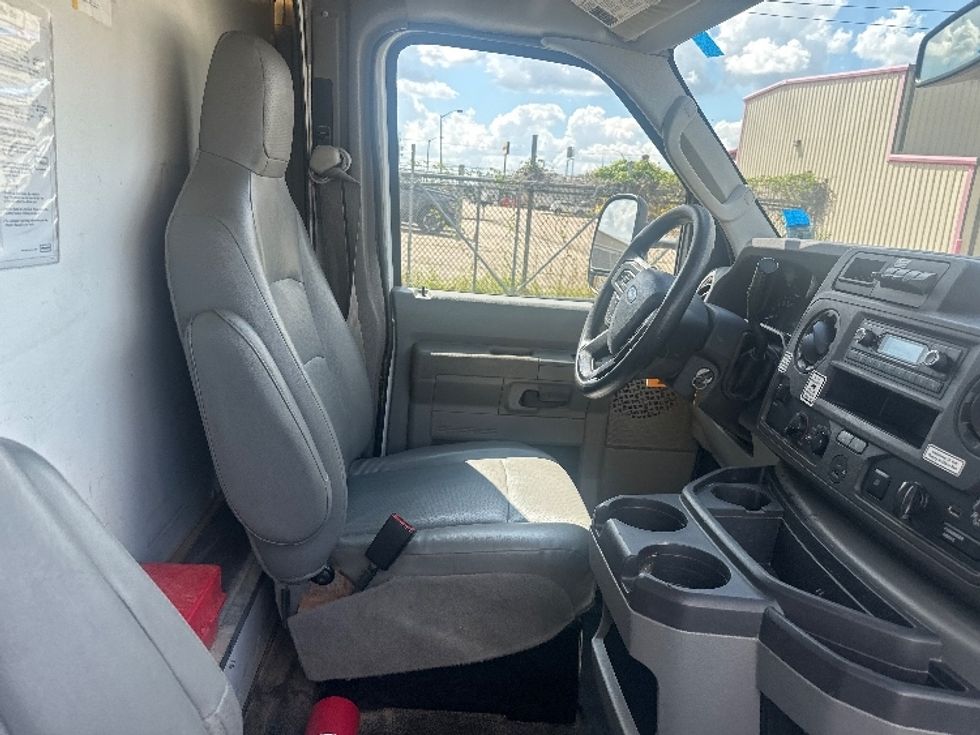 Light Duty Box Truck-Light and Medium Duty Trucks-Ford-2022-E350-Baton Rouge-LA-107,240\n\t\tmiles-$ 29,000 - Image 21