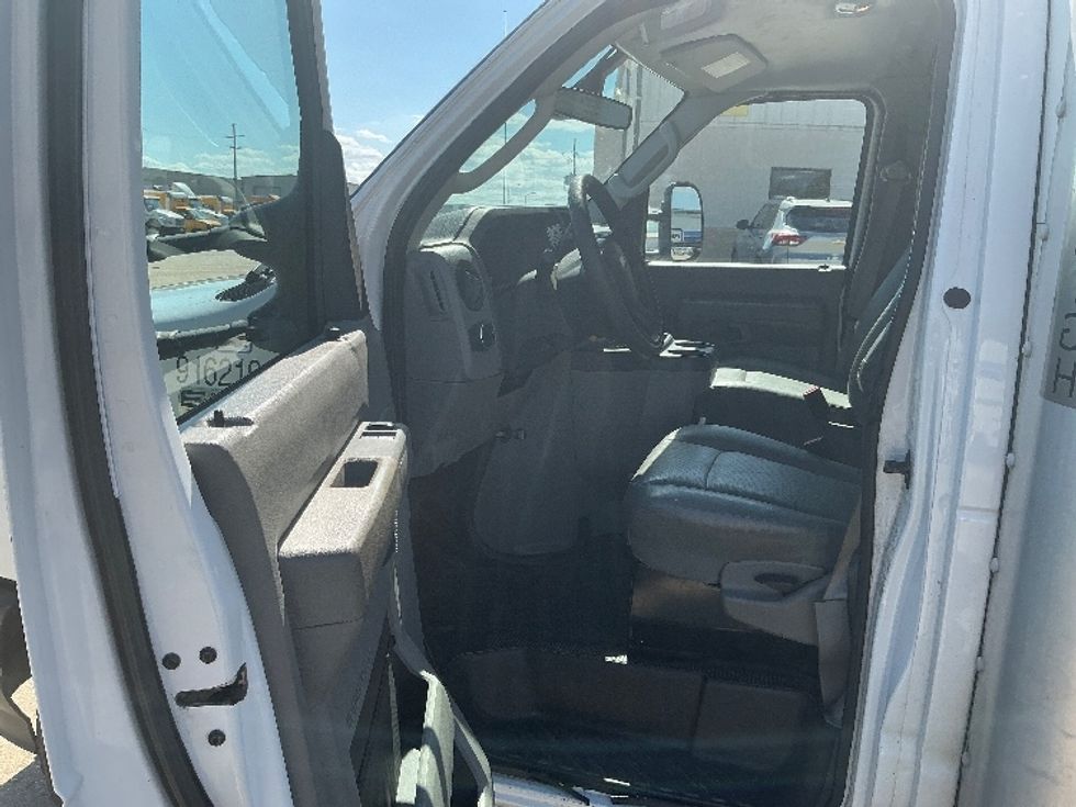 Light Duty Box Truck-Light and Medium Duty Trucks-Ford-2022-E350-Baton Rouge-LA-133,563\n\t\tmiles-$ 26,500 - Image 16