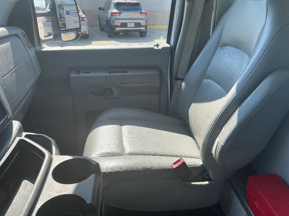 Light Duty Box Truck-Light and Medium Duty Trucks-Ford-2022-E350-Baton Rouge-LA-133,563\n\t\tmiles-$ 26,500 - Image 19