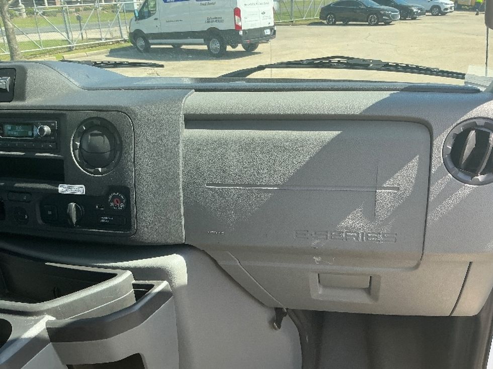 Light Duty Box Truck-Light and Medium Duty Trucks-Ford-2022-E350-Baton Rouge-LA-133,563\n\t\tmiles-$ 26,500 - Image 21