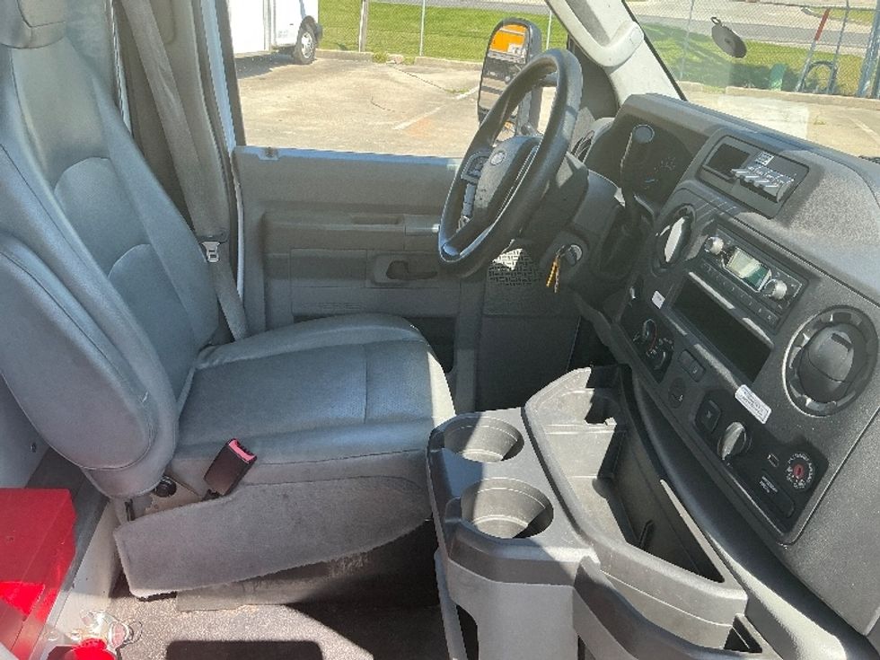 Light Duty Box Truck-Light and Medium Duty Trucks-Ford-2022-E350-Baton Rouge-LA-133,563\n\t\tmiles-$ 26,500 - Image 22