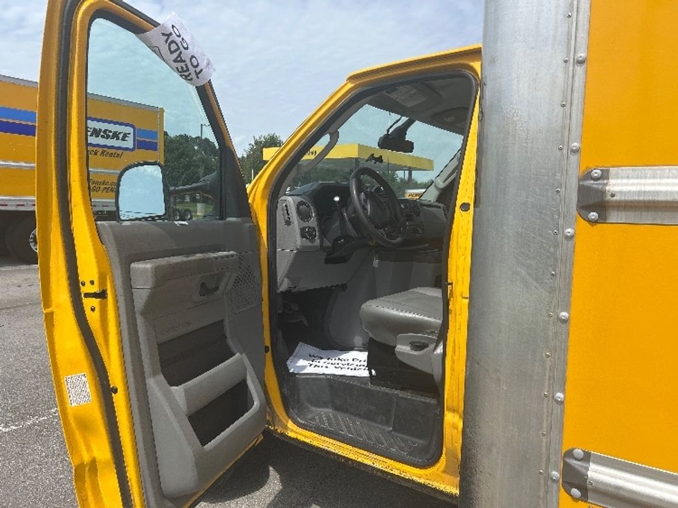 Light Duty Box Truck-Light and Medium Duty Trucks-Ford-2022-E350-Baton Rouge-LA-147,336\n\t\tmiles-$ 19,250 - Image 12
