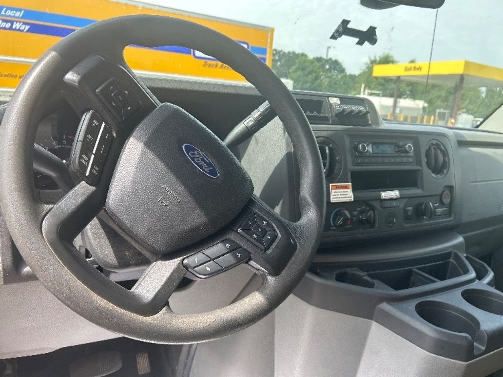 Light Duty Box Truck-Light and Medium Duty Trucks-Ford-2022-E350-Baton Rouge-LA-147,336\n\t\tmiles-$ 19,250 - Image 13