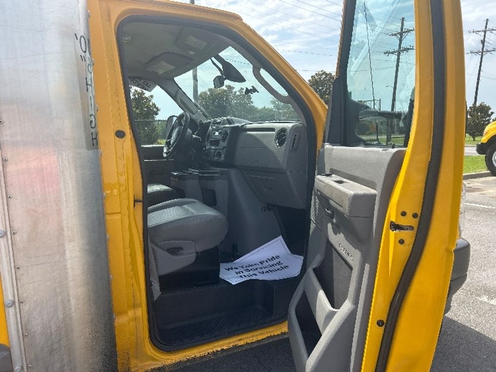 Light Duty Box Truck-Light and Medium Duty Trucks-Ford-2022-E350-Baton Rouge-LA-147,336\n\t\tmiles-$ 19,250 - Image 16