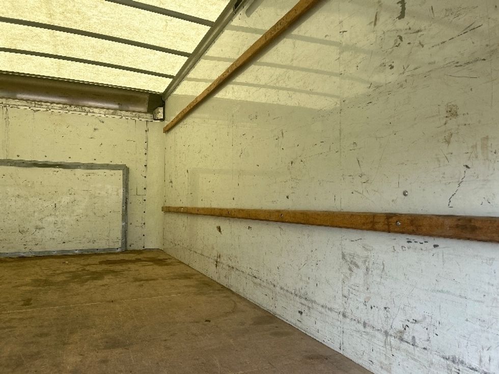 Light Duty Box Truck-Light and Medium Duty Trucks-Ford-2022-E350-Baton Rouge-LA-147,336\n\t\tmiles-$ 19,250 - Image 9