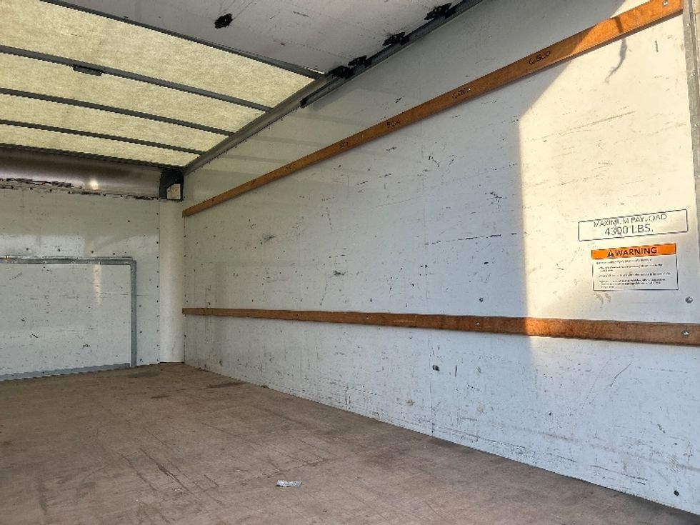 Light Duty Box Truck-Light and Medium Duty Trucks-Ford-2022-E350-Baton Rouge-LA-88,637\n\t\tmiles-$ 32,000 - Image 10