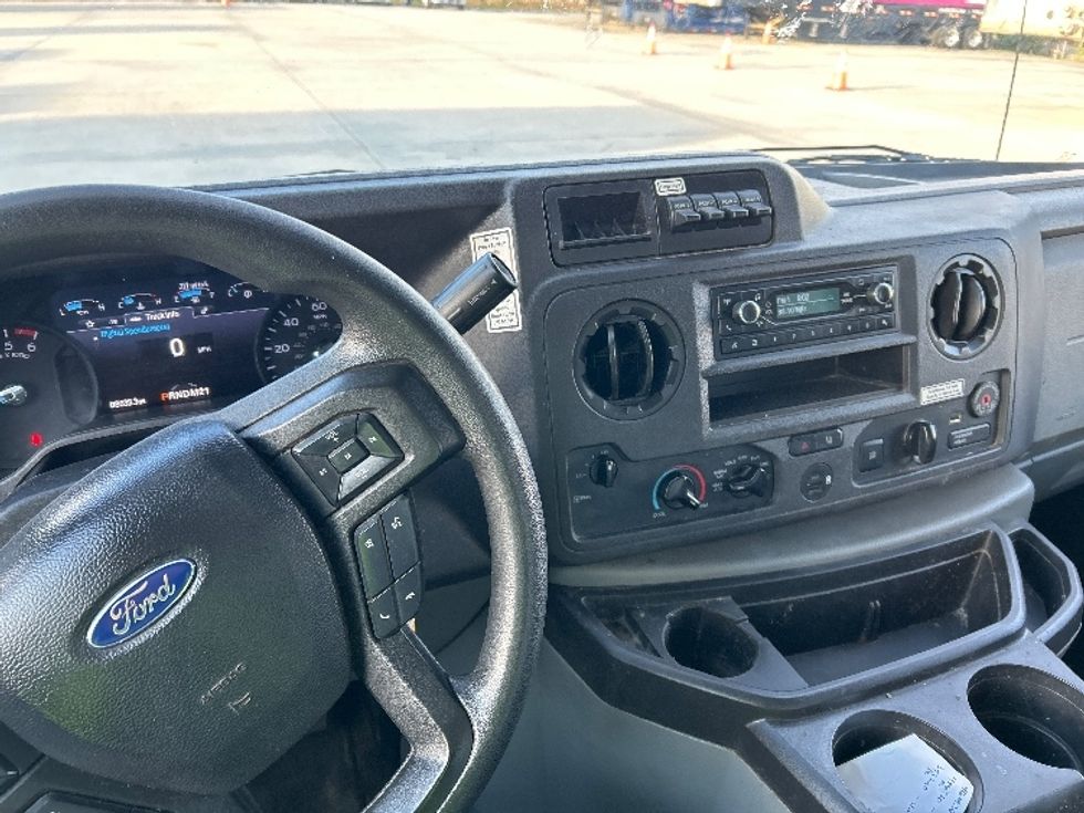 Light Duty Box Truck-Light and Medium Duty Trucks-Ford-2022-E350-Baton Rouge-LA-88,637\n\t\tmiles-$ 32,000 - Image 14