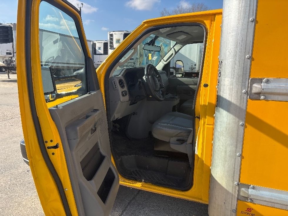 Light Duty Box Truck-Light and Medium Duty Trucks-Ford-2022-E350-Baton Rouge-LA-94,292\n\t\tmiles-$ 28,500 - Image 16