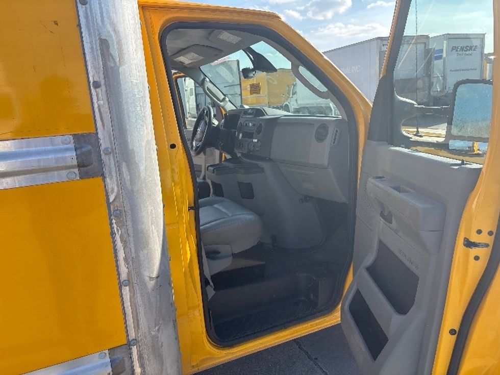 Light Duty Box Truck-Light and Medium Duty Trucks-Ford-2022-E350-Baton Rouge-LA-94,292\n\t\tmiles-$ 28,500 - Image 20