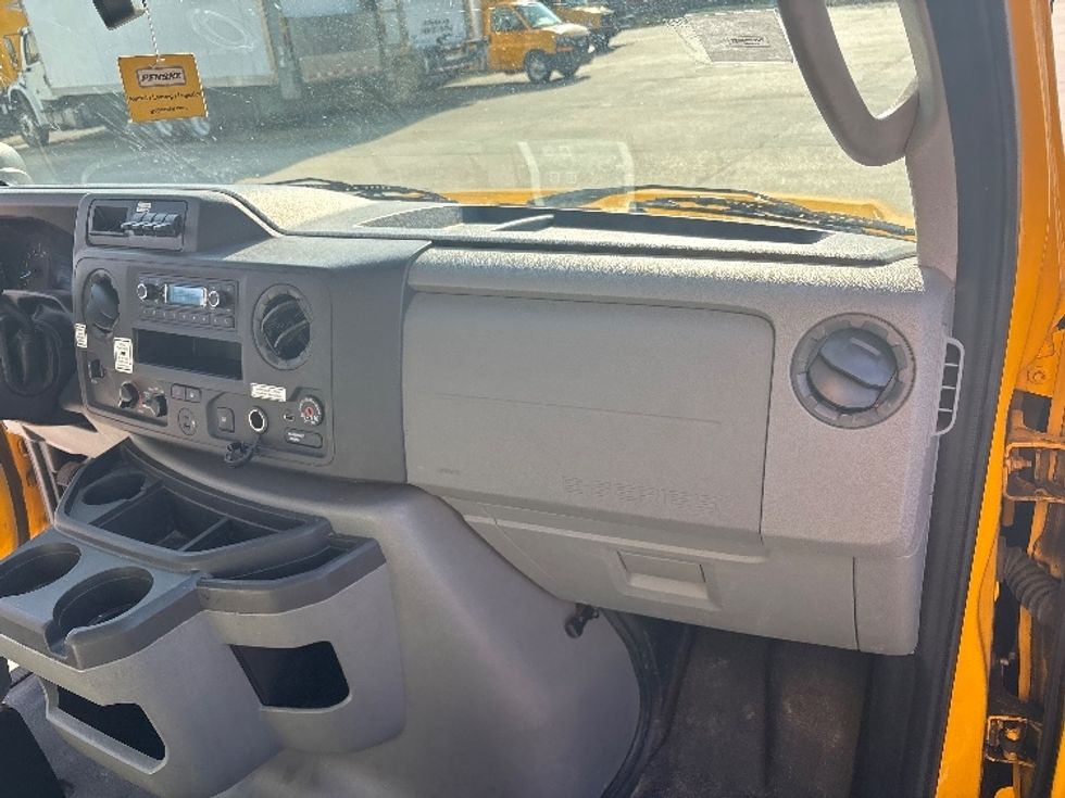 Light Duty Box Truck-Light and Medium Duty Trucks-Ford-2022-E350-Baton Rouge-LA-94,292\n\t\tmiles-$ 28,500 - Image 21