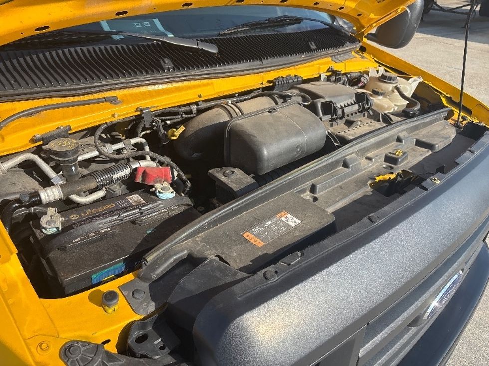 Light Duty Box Truck-Light and Medium Duty Trucks-Ford-2022-E350-Baton Rouge-LA-94,292\n\t\tmiles-$ 28,500 - Image 23