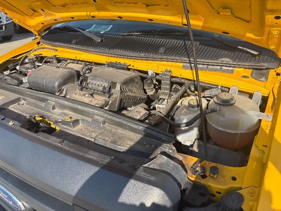 Light Duty Box Truck-Light and Medium Duty Trucks-Ford-2022-E350-Baton Rouge-LA-94,292\n\t\tmiles-$ 28,500 - Image 24