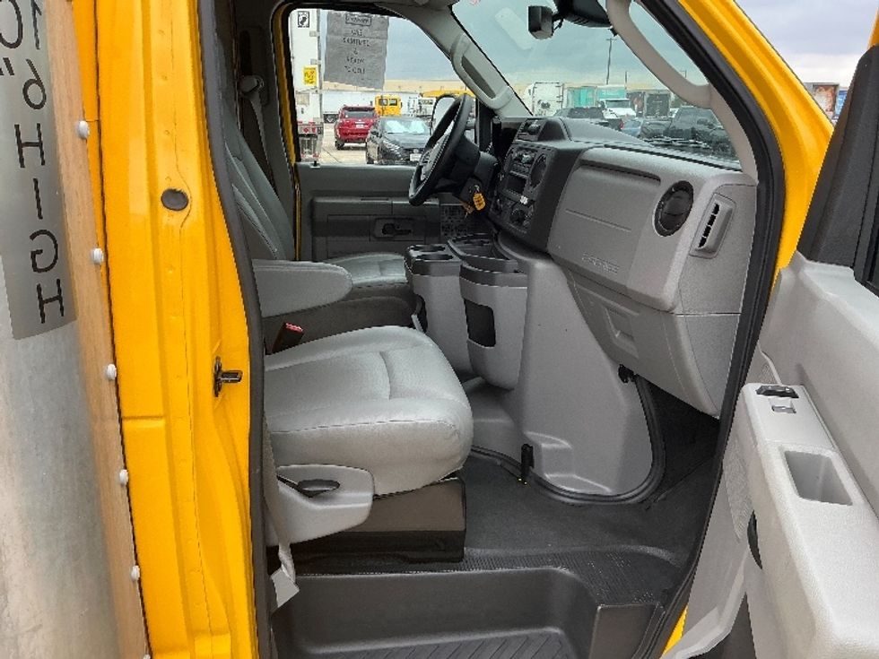 Light Duty Box Truck-Light and Medium Duty Trucks-Ford-2022-E350-Baton Rouge-LA-98,174\n\t\tmiles-$ 28,000 - Image 19