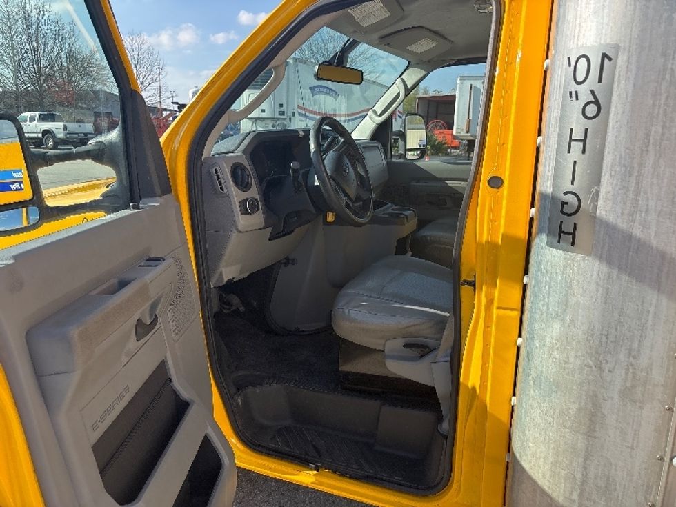 Light Duty Box Truck-Light and Medium Duty Trucks-Ford-2022-E350-Baton Rouge-LA-98,453\n\t\tmiles-$ 28,000 - Image 16