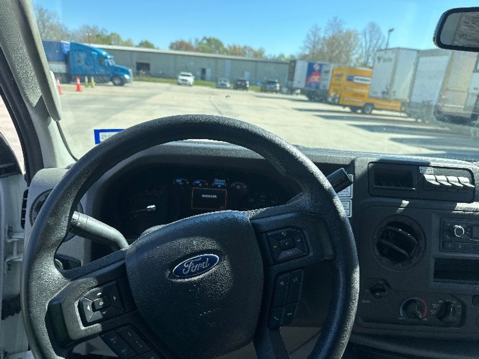 Light Duty Box Truck-Light and Medium Duty Trucks-Ford-2022-E350-Baton Rouge-LA-98,902\n\t\tmiles-$ 31,250 - Image 15