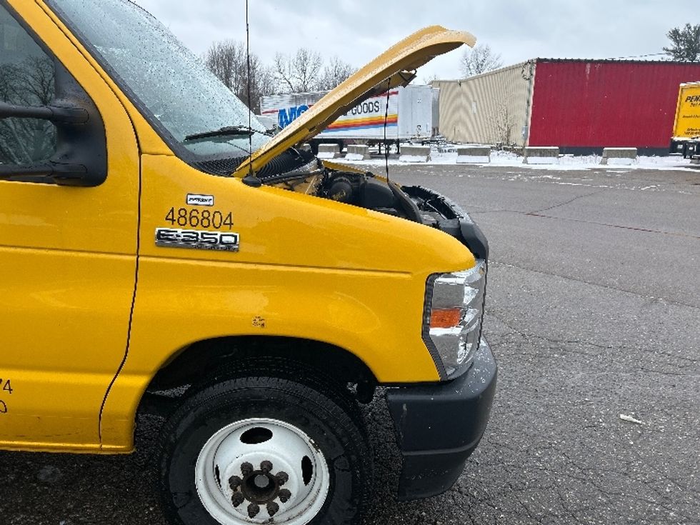 Light Duty Box Truck-Light and Medium Duty Trucks-Ford-2022-E350-Battle Creek-MI-76,421\n\t\tmiles-$ 34,500 - Image 24