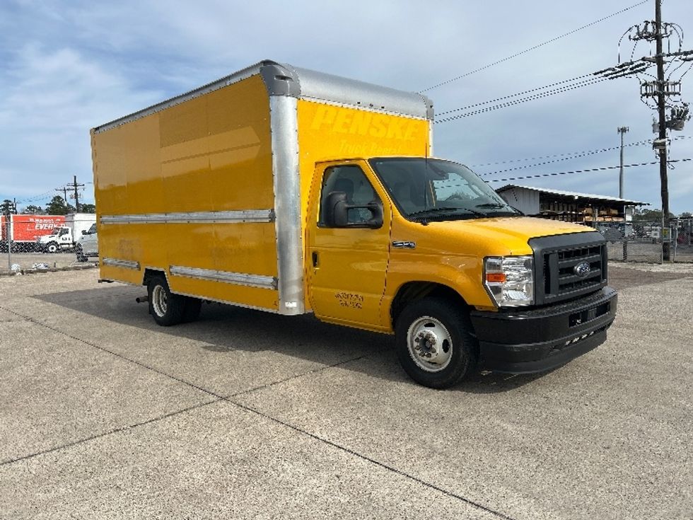 Light Duty Box Truck-Light and Medium Duty Trucks-Ford-2022-E350-Beaumont-TX-89,099\n\t\tmiles-$ 29,000 - Image 1